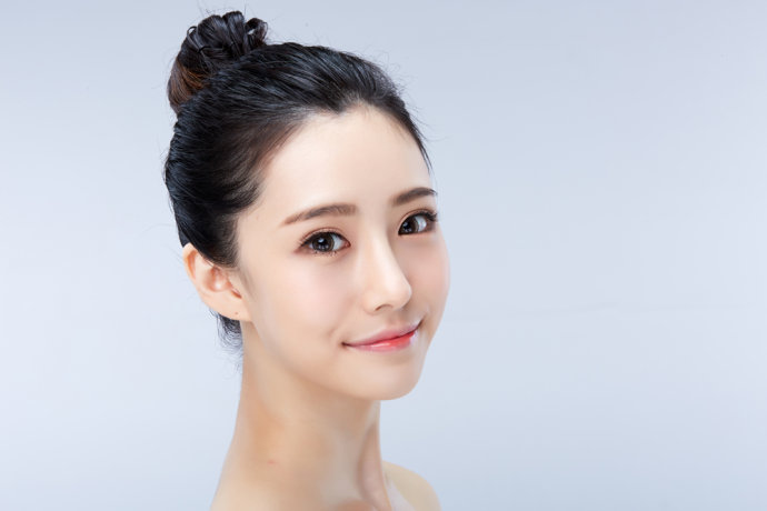 武漢做隆鼻手術(shù)的要多少錢？